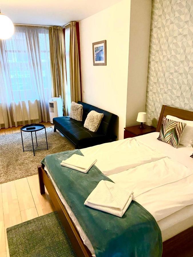 Lord Aparthotel 3*